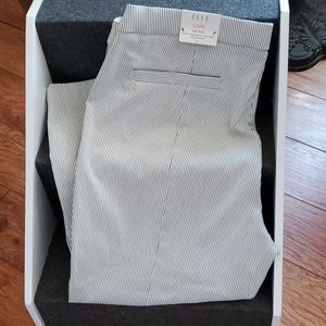 ELLE Capri Pants NWT